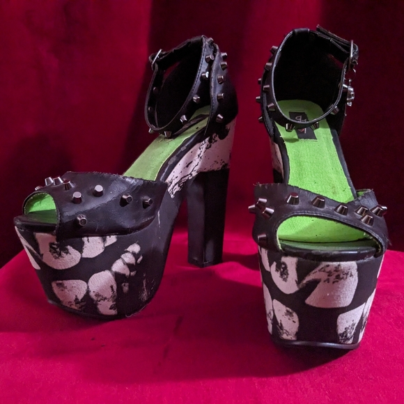 Iron Fist Loose Tooth studded chunky super platforms - size 8 - Picture 2 of 11